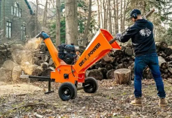 Top 7 Best Wood Chipper For Small Farm Reviews 2022 Updated Sand   Gas Wood Chipper 600x410 