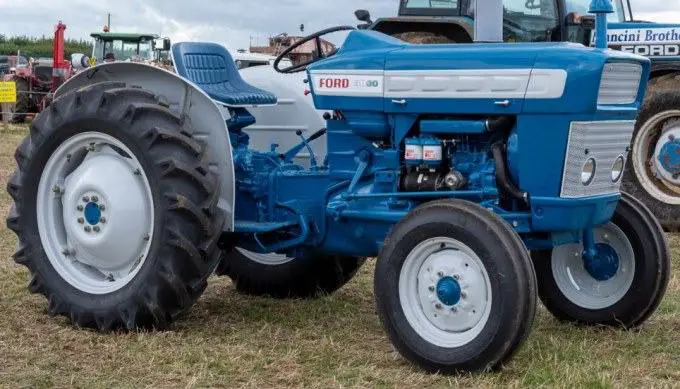 Ford 2000 Tractor