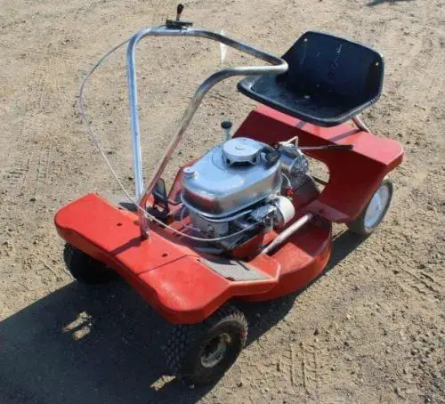 Sears 1047SE riding lawn tractor