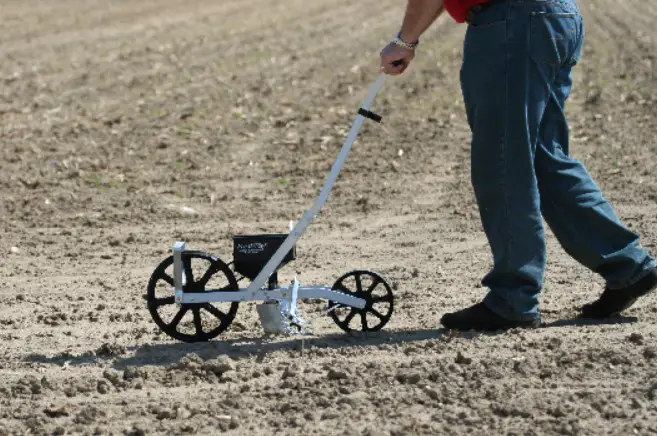 garden seeder