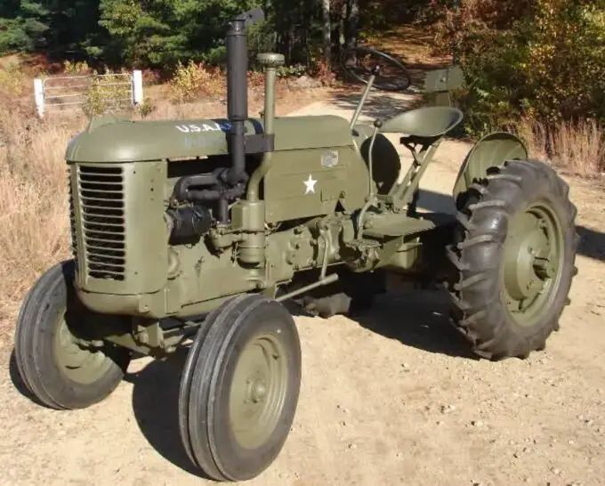 Military tractor