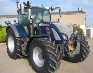 Fendt blue tractor